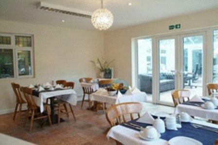 Gatwick House Otel Horley Dış mekan fotoğraf