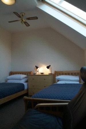 Gatwick House Otel Horley Dış mekan fotoğraf